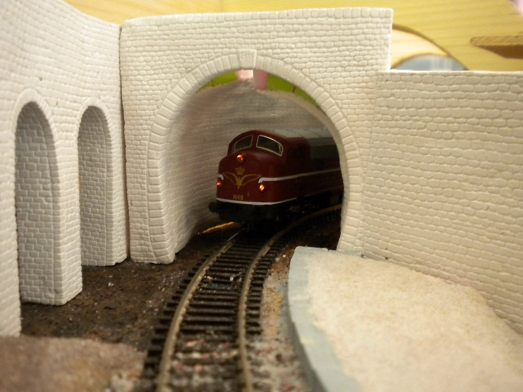 023 - Tunnelportal Bahnhof 2
